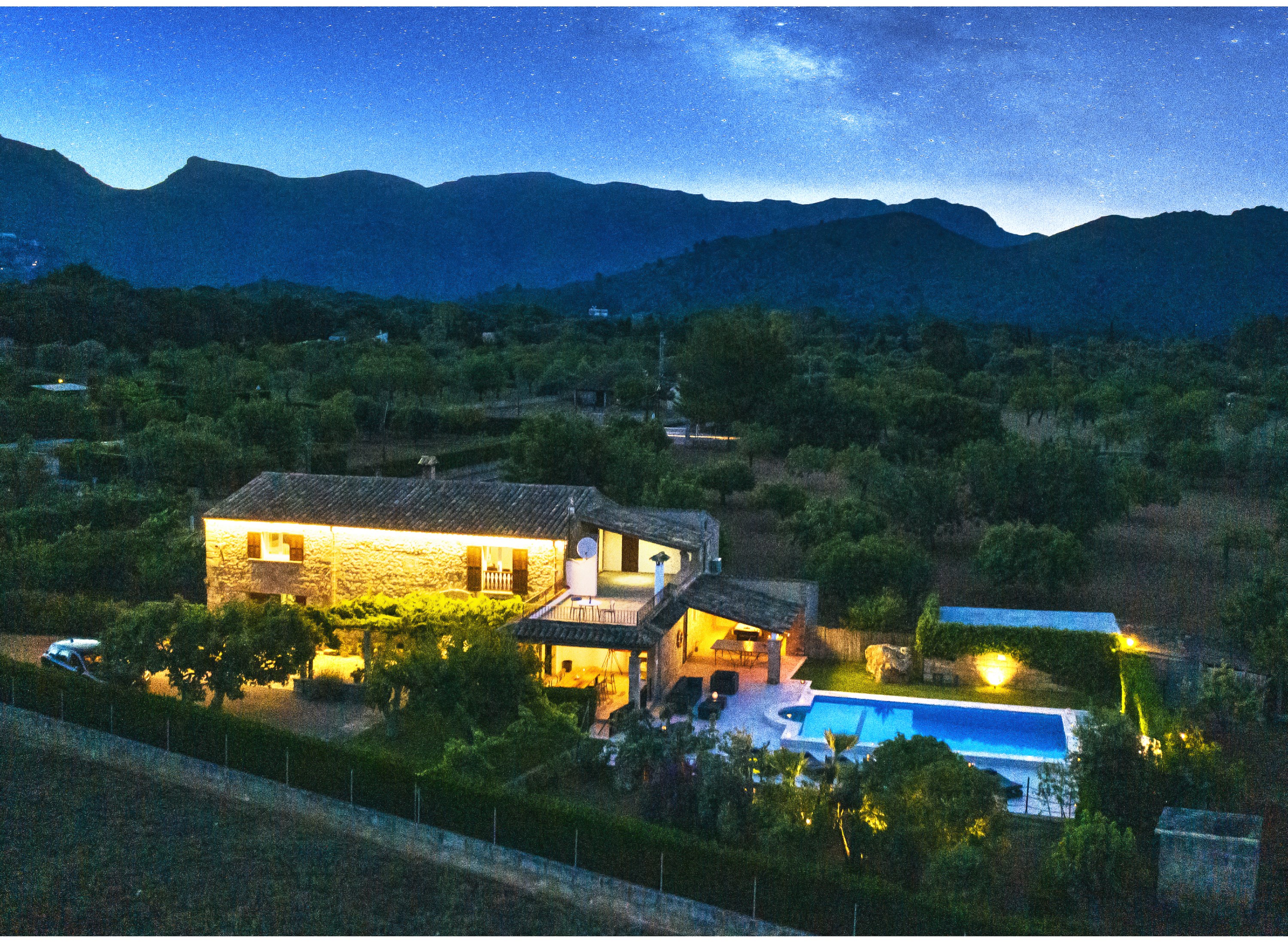 Villa El Crever at night